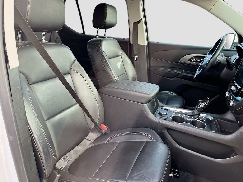 Used 2021 Chevrolet Traverse LT FWD image 30