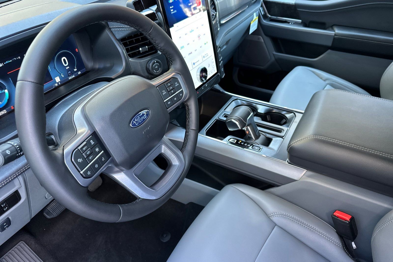 Used 2025 Ford F150 Lightning Flash image 4