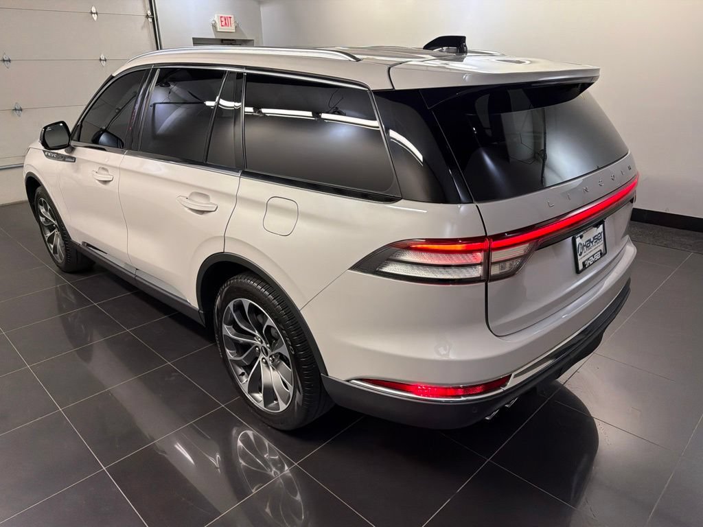 Certified 2025 Lincoln Aviator Reserve w/ Illumination Package AWD/4WD image 4