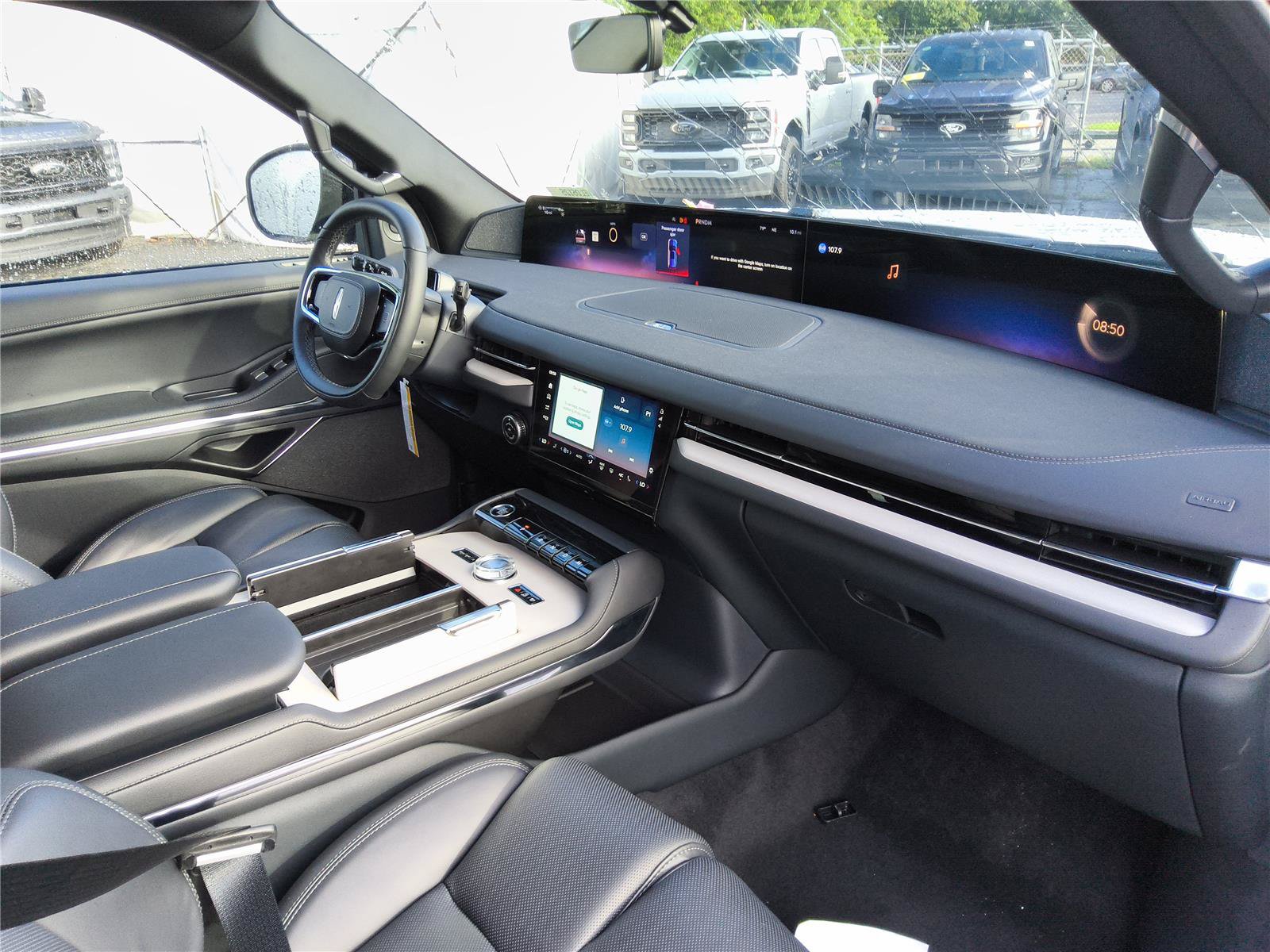 New 2027 Lincoln Navigator Reserve w/ Jet Appearance Package AWD/4WD image 32