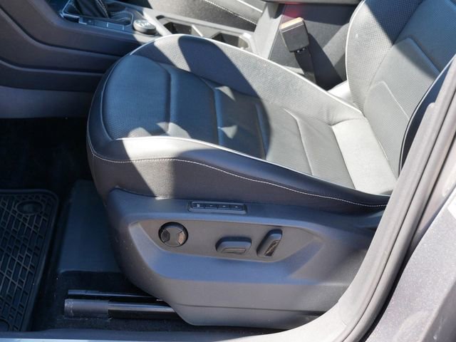 Certified 2023 Volkswagen Tiguan SEL R-Line image 14