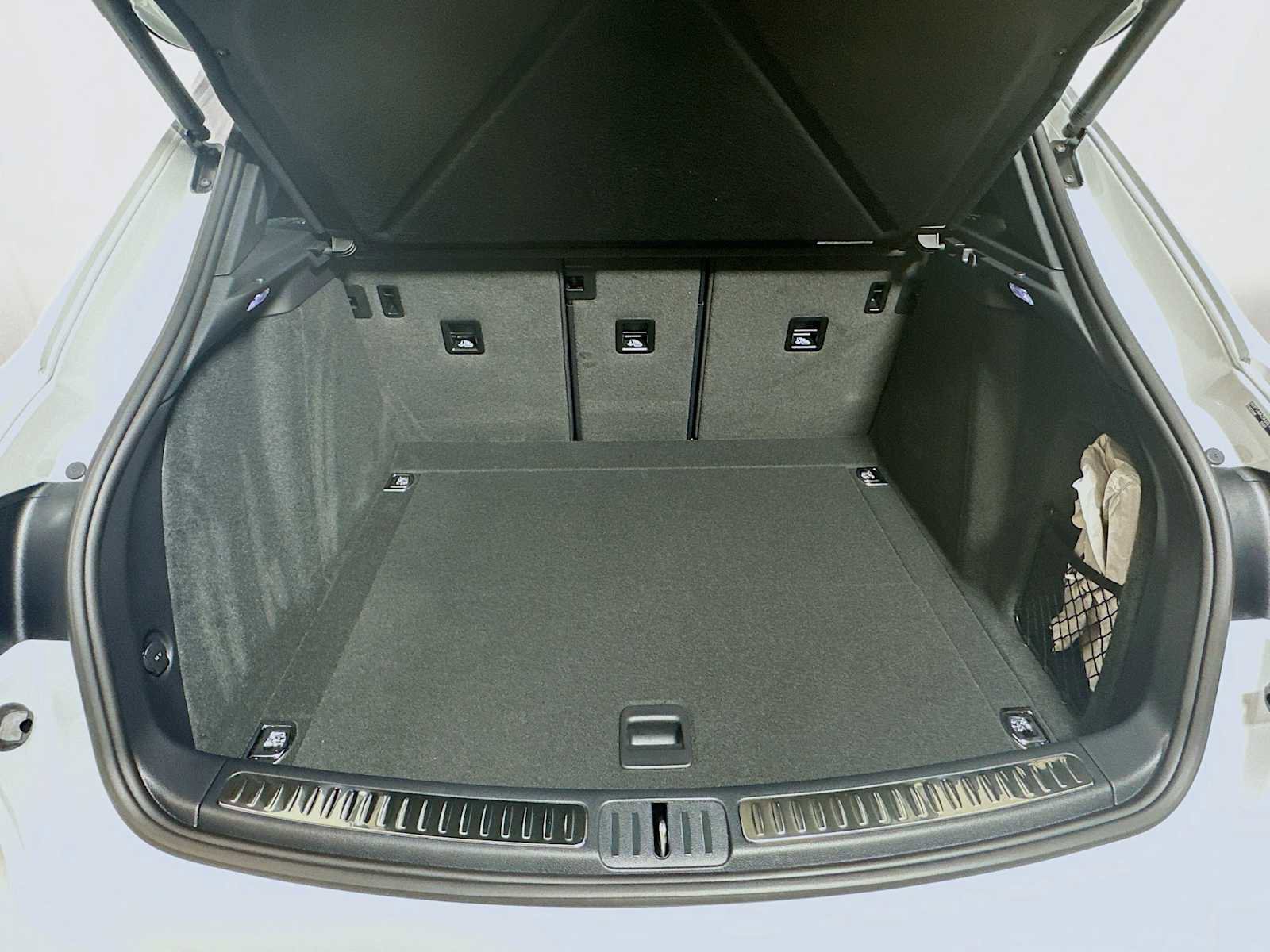 New 2026 Porsche Macan image 26