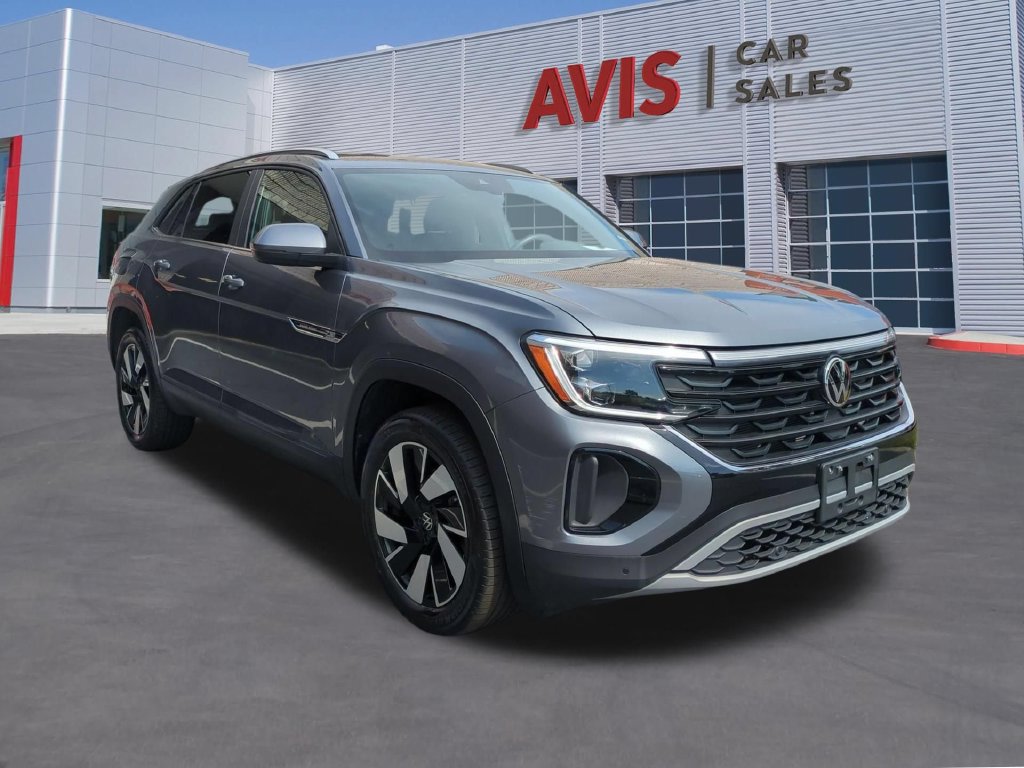Used 2025 Volkswagen Atlas Cross Sport SE FWD image 3