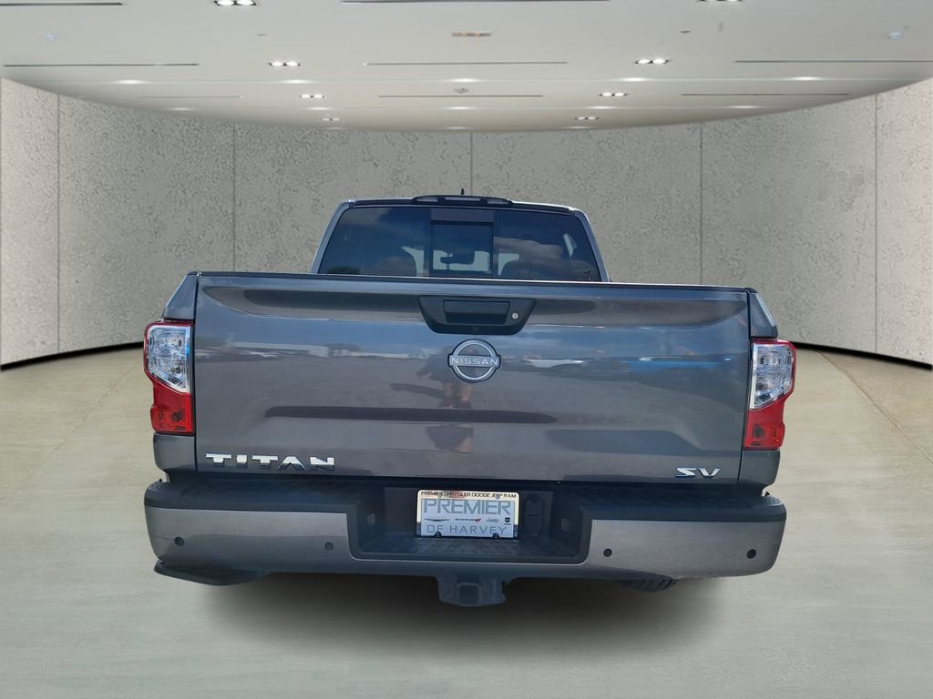 Used 2024 Nissan Titan SV w/ SV Convenience Package image 4