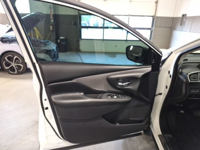 Used 2022 Nissan Murano SV w/ SV Midnight Edition Package AWD/4WD image 10