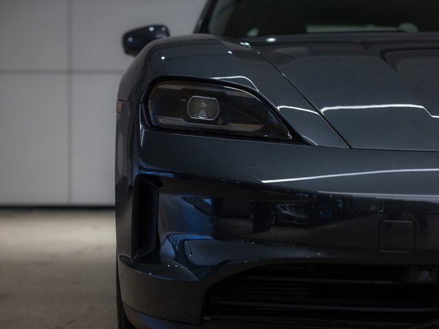 New 2025 Porsche Taycan image 9