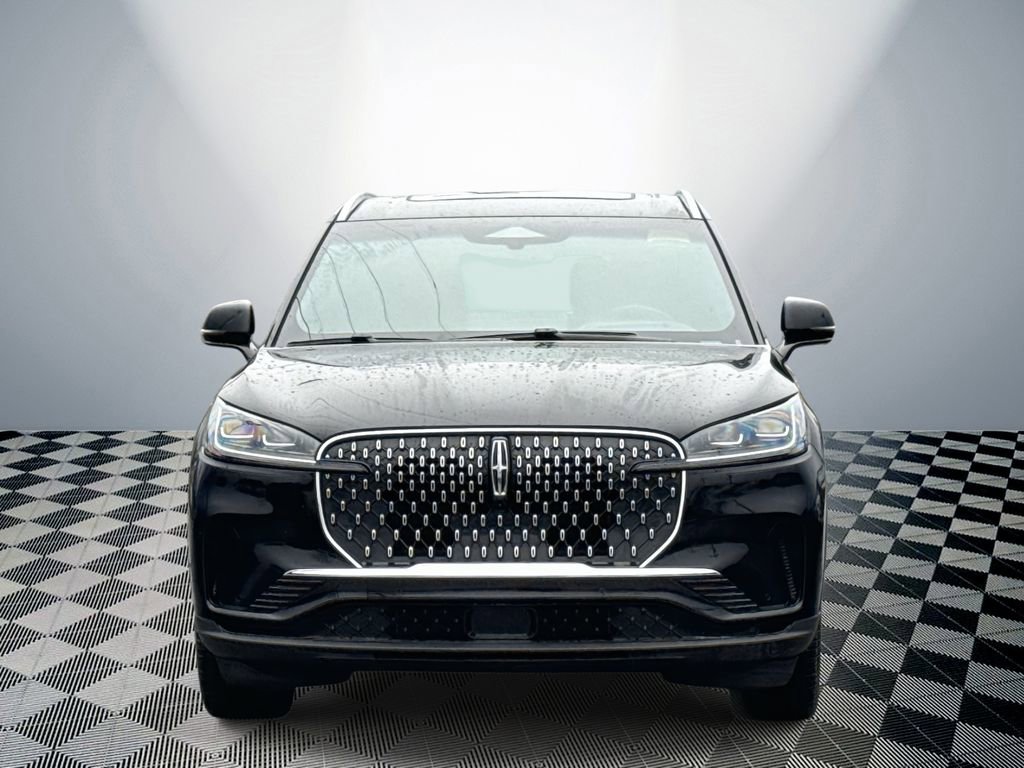 Used 2025 Lincoln Aviator Reserve w/ Illumination Package image 2