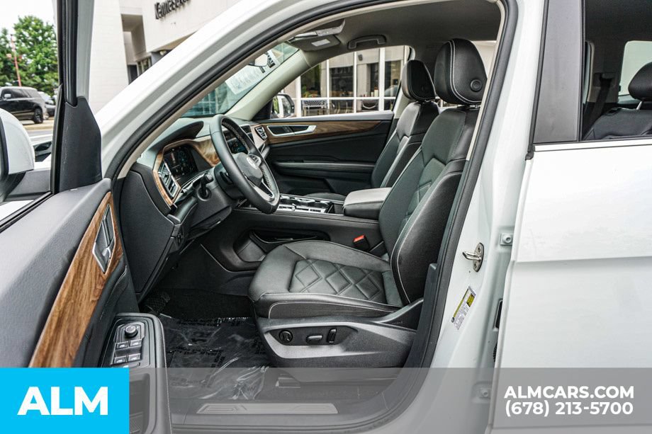Used 2025 Volkswagen Atlas SE FWD image 18