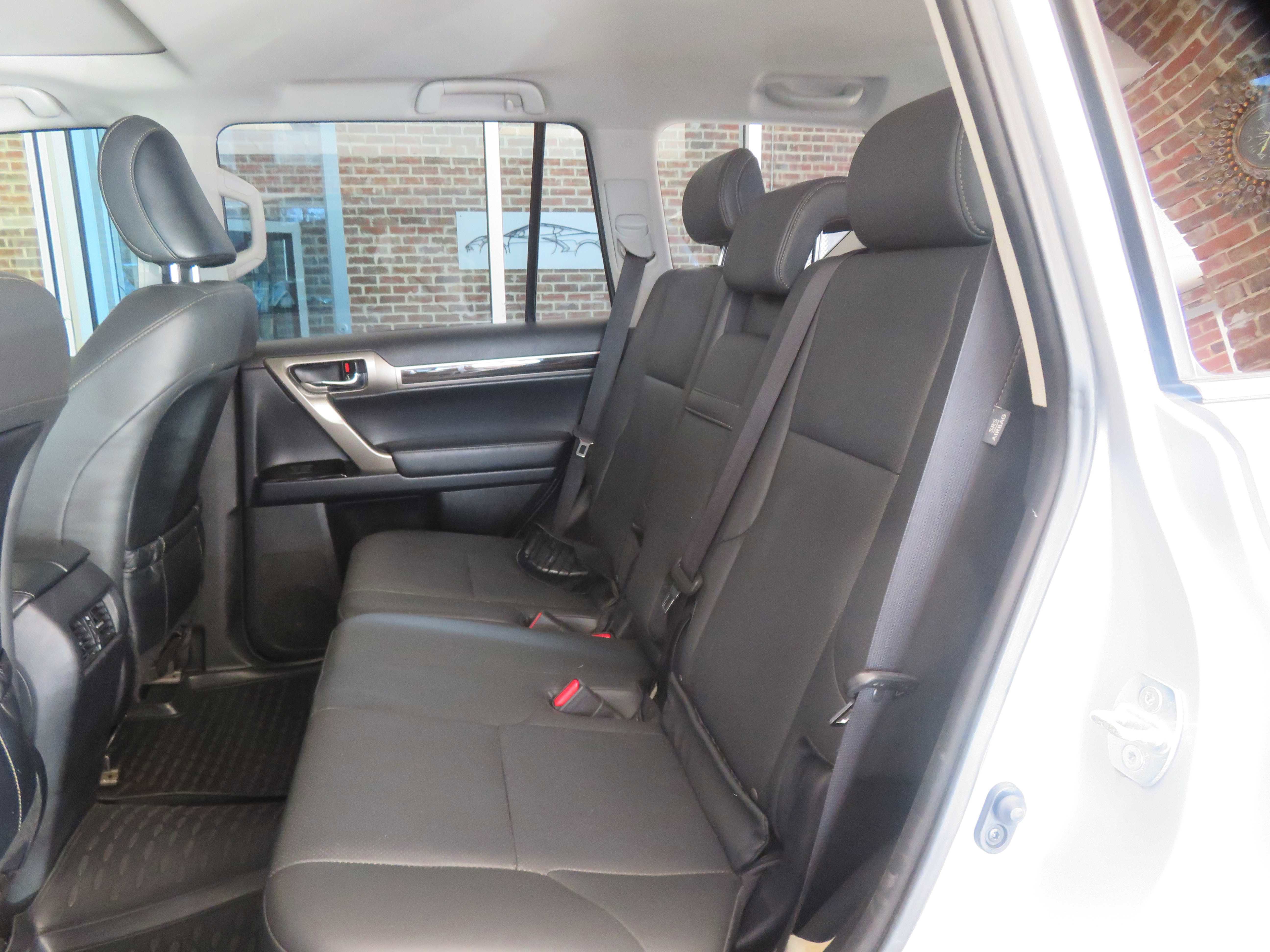 Used 2017 Lexus GX 460 w/ Navigation Package image 19