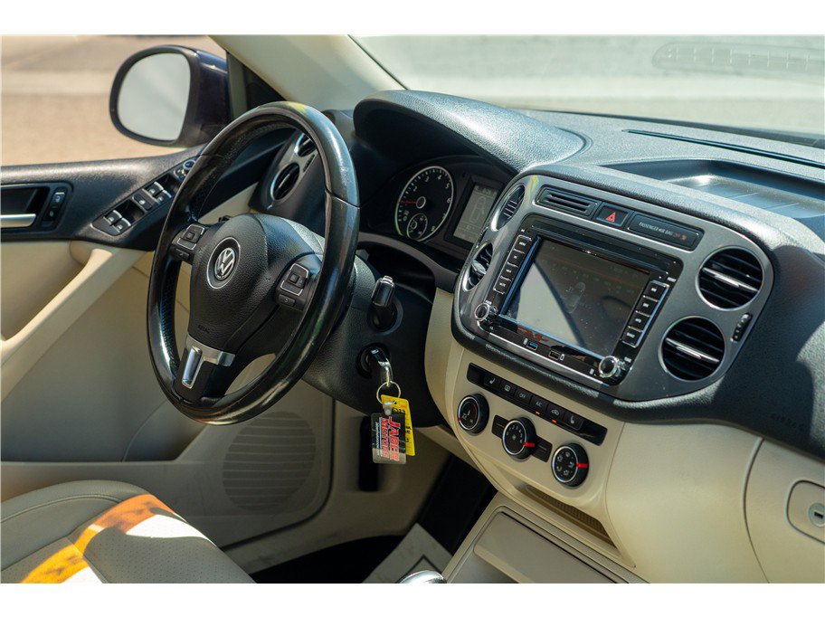 Used 2013 Volkswagen Tiguan S FWD image 38