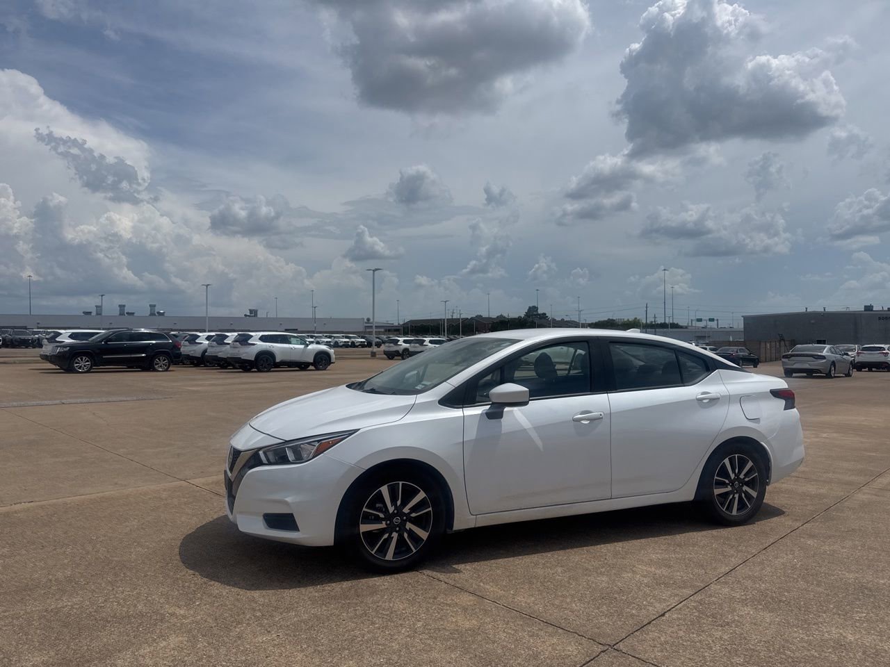 Certified 2022 Nissan Versa SV FWD image 11