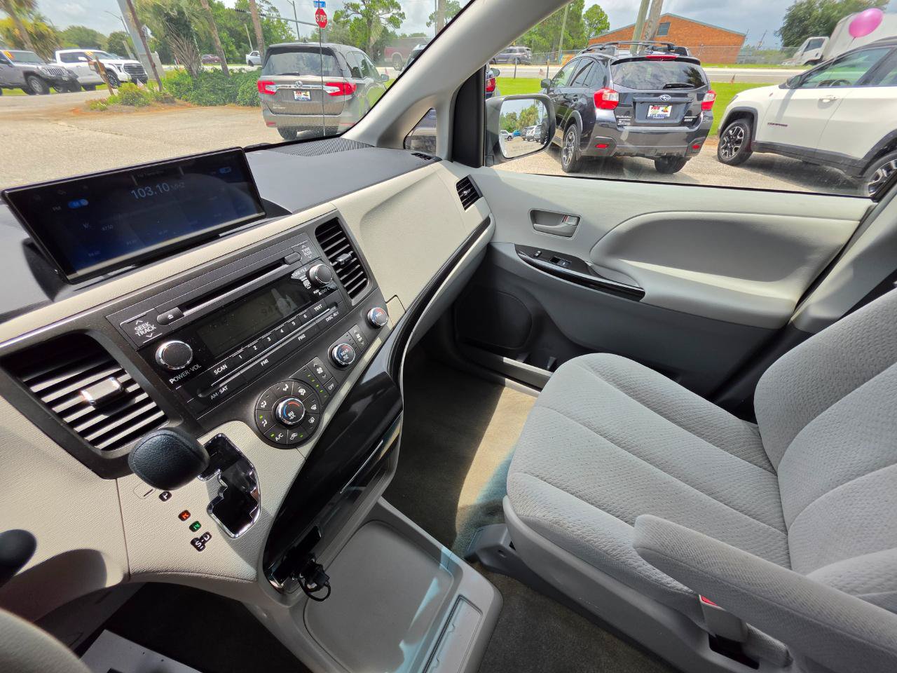 Used 2012 Toyota Sienna LE FWD image 17