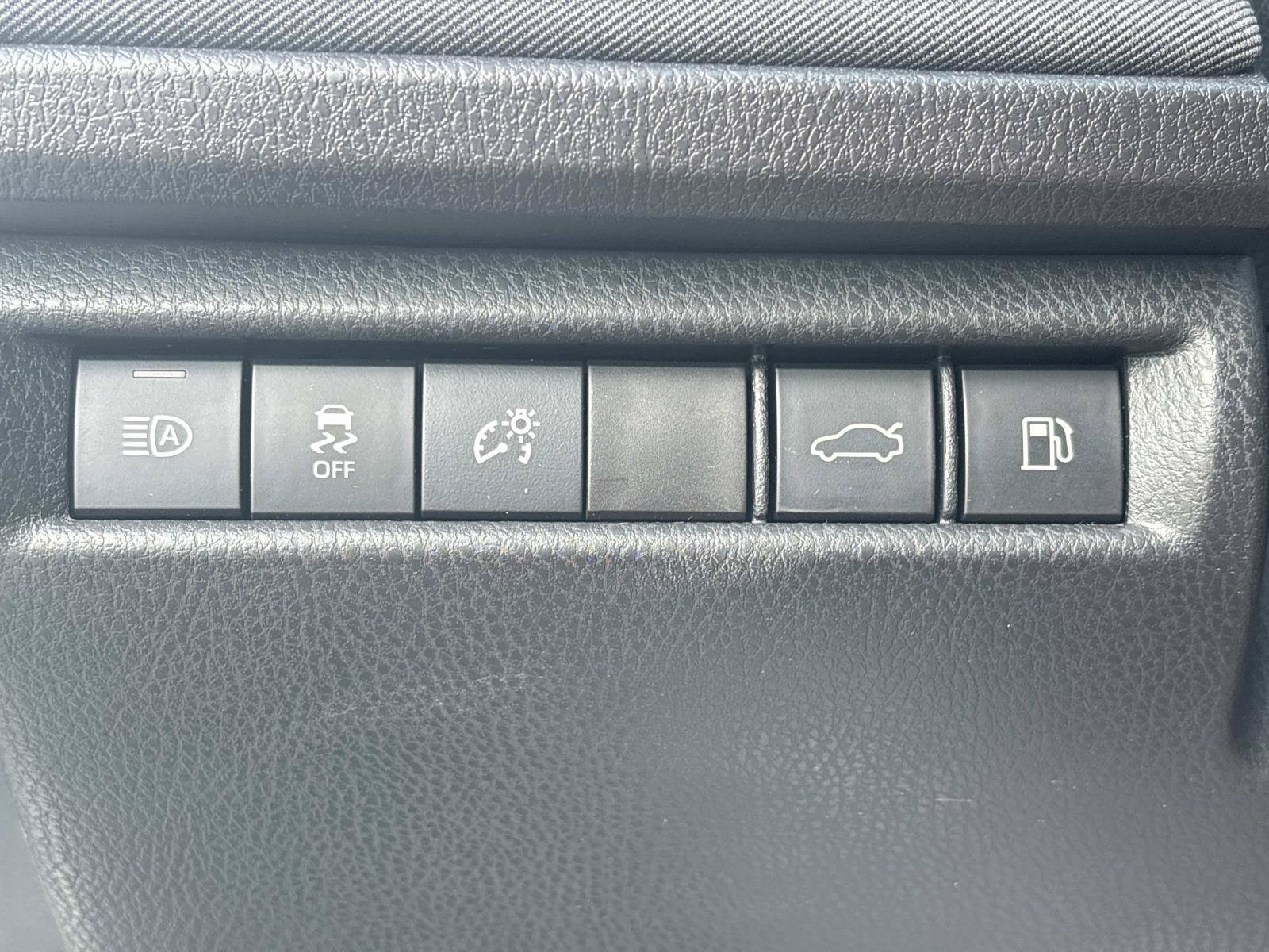 Used 2025 Toyota Camry LE FWD image 19