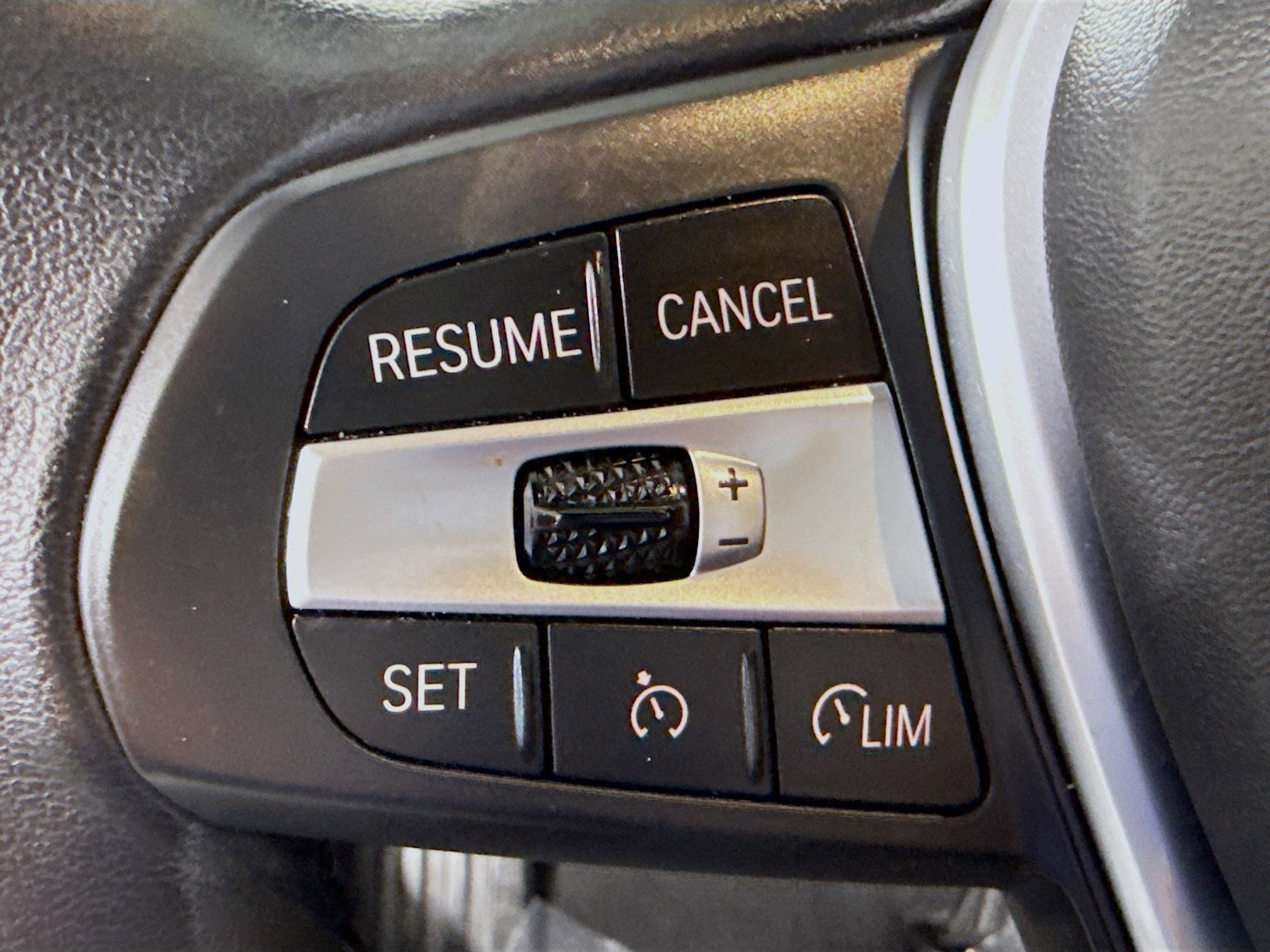 Used 2024 BMW 330e image 14