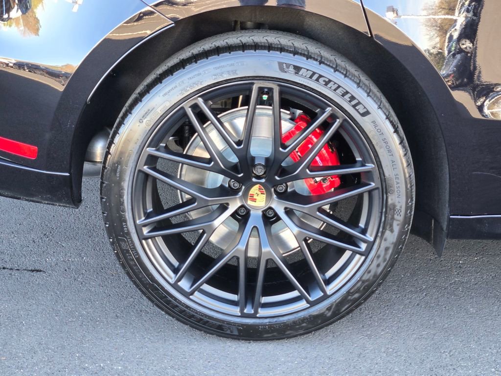 New 2026 Porsche Macan GTS AWD/4WD image 11