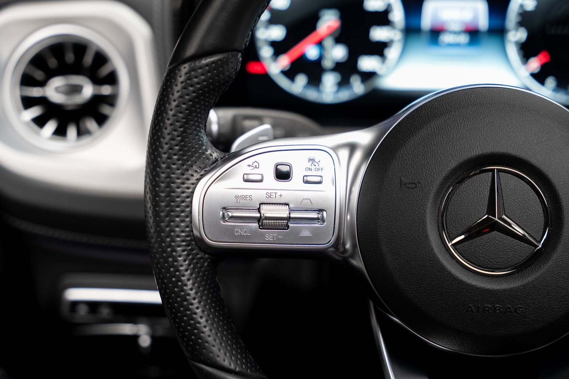 Used 2023 Mercedes-Benz G 550 image 44