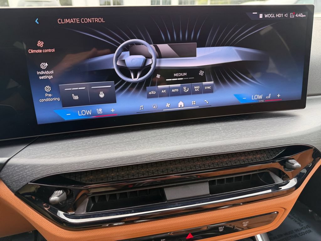 Used 2026 BMW 330i xDrive Sedan w/ Premium Package AWD/4WD image 24