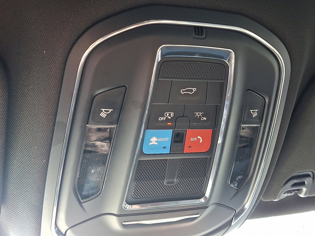 Used 2024 Jeep Wagoneer Series III image 32