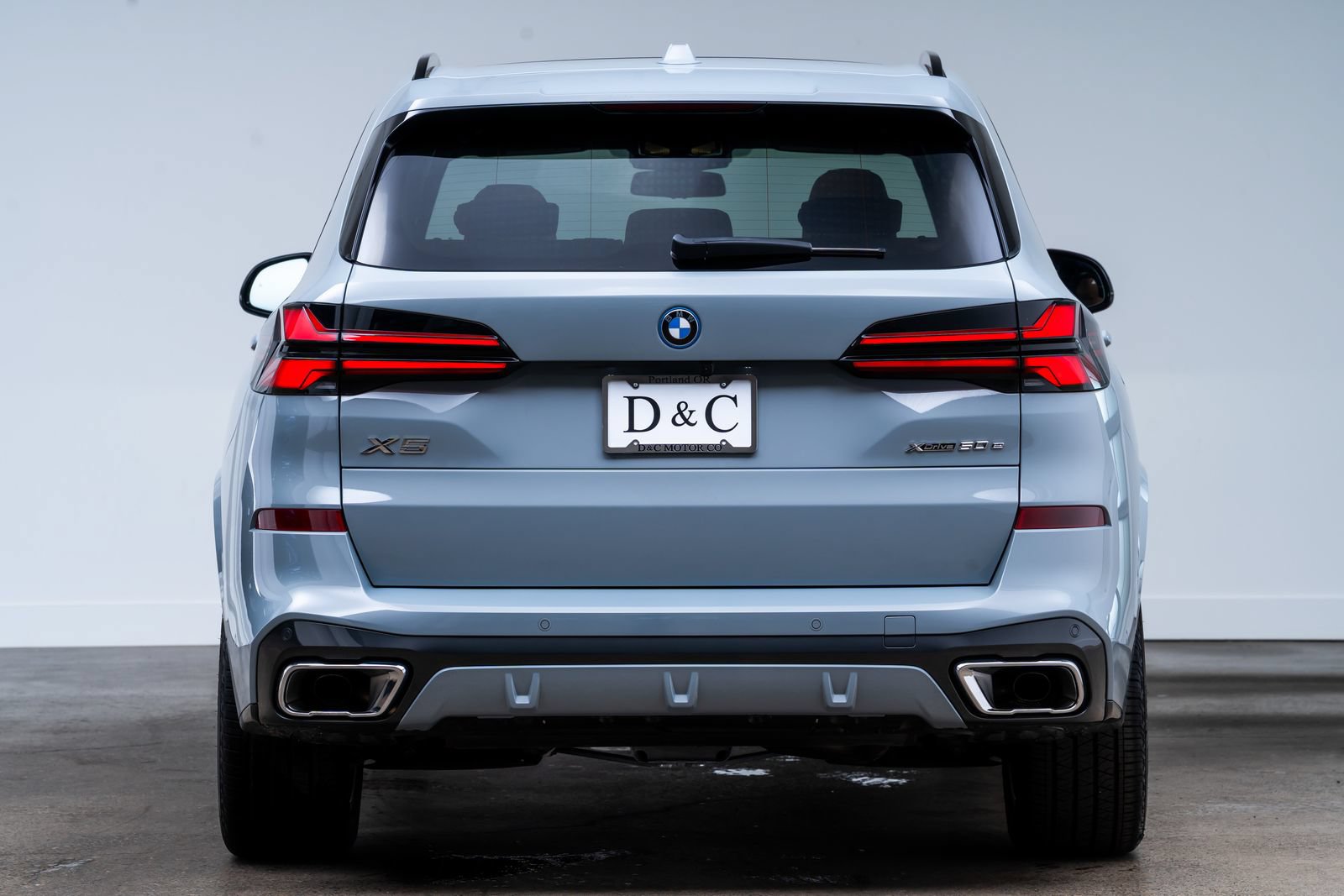 Used 2026 BMW X5 xDrive50e w/ M Sport Package AWD/4WD image 5