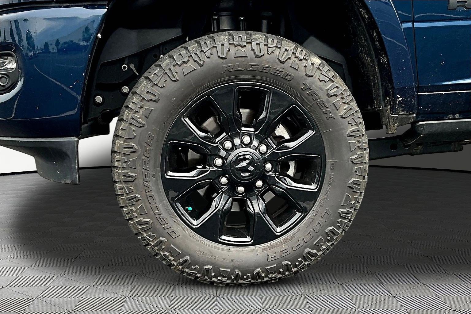 Used 2024 RAM 2500 Limited AWD/4WD image 35
