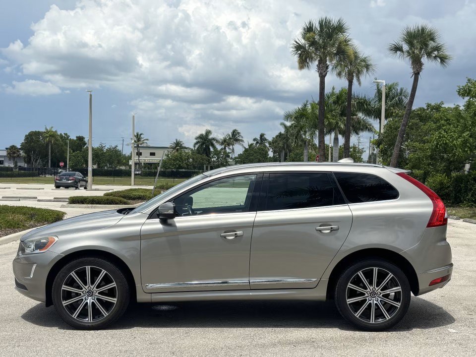 Used 2015 Volvo XC60 T5 Platinum FWD image 9