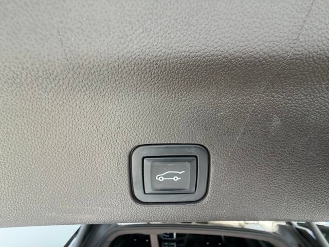 Used 2022 GMC Yukon Denali w/ Denali Premium Package RWD image 34