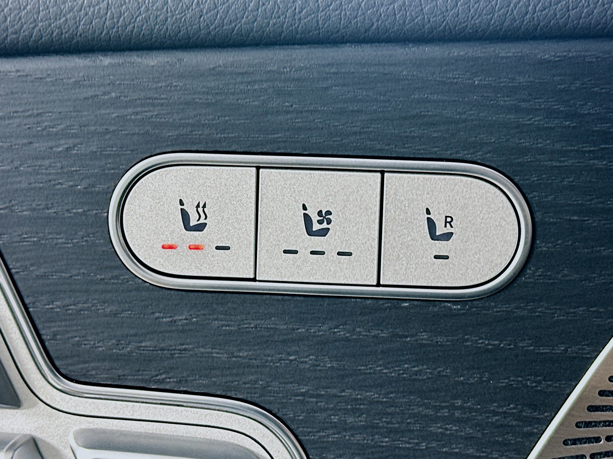 Certified 2025 Mercedes-Benz GLS 450 4MATIC image 26