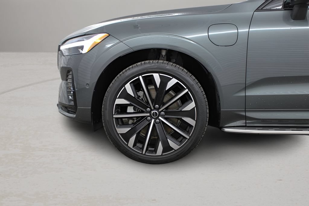 Certified 2026 Volvo XC60 T8 Ultra w/ Protection Package Premier AWD/4WD image 6