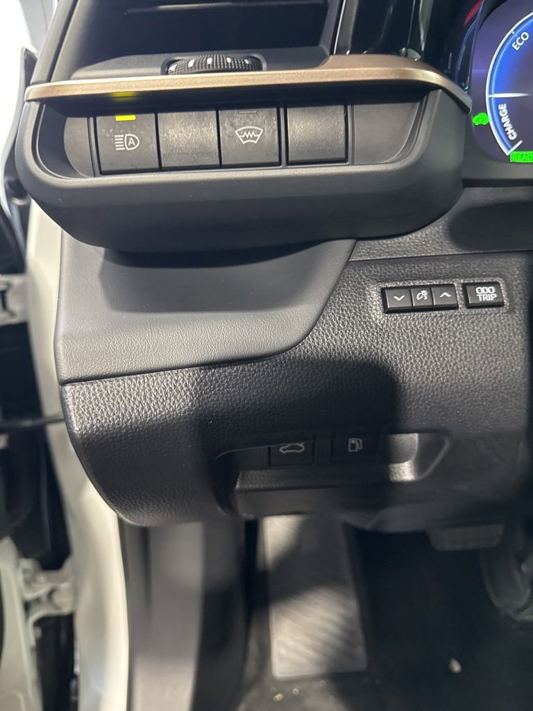 Used 2023 Toyota Crown Platinum AWD/4WD image 33