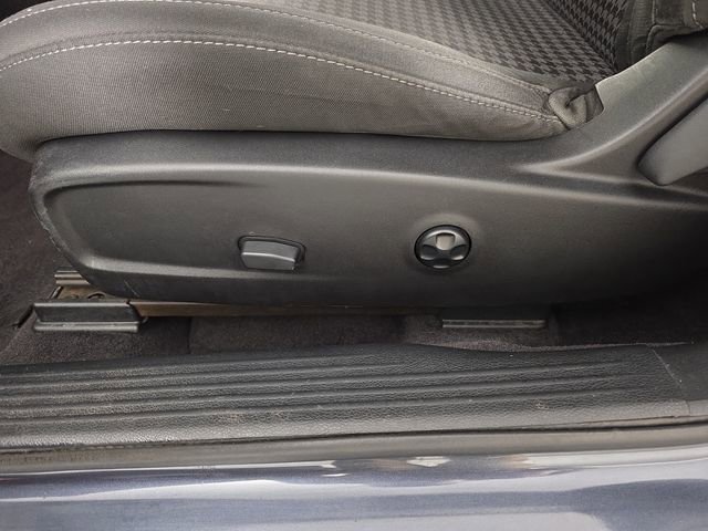 Used 2017 Dodge Challenger SXT image 16