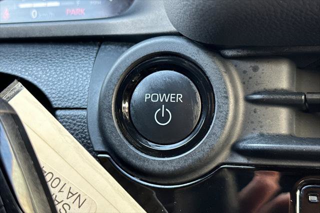 Certified 2025 Toyota Crown Signia image 24