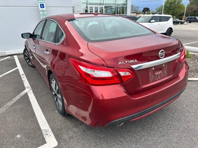 Used 2016 Nissan Altima 2.5 SV FWD image 4