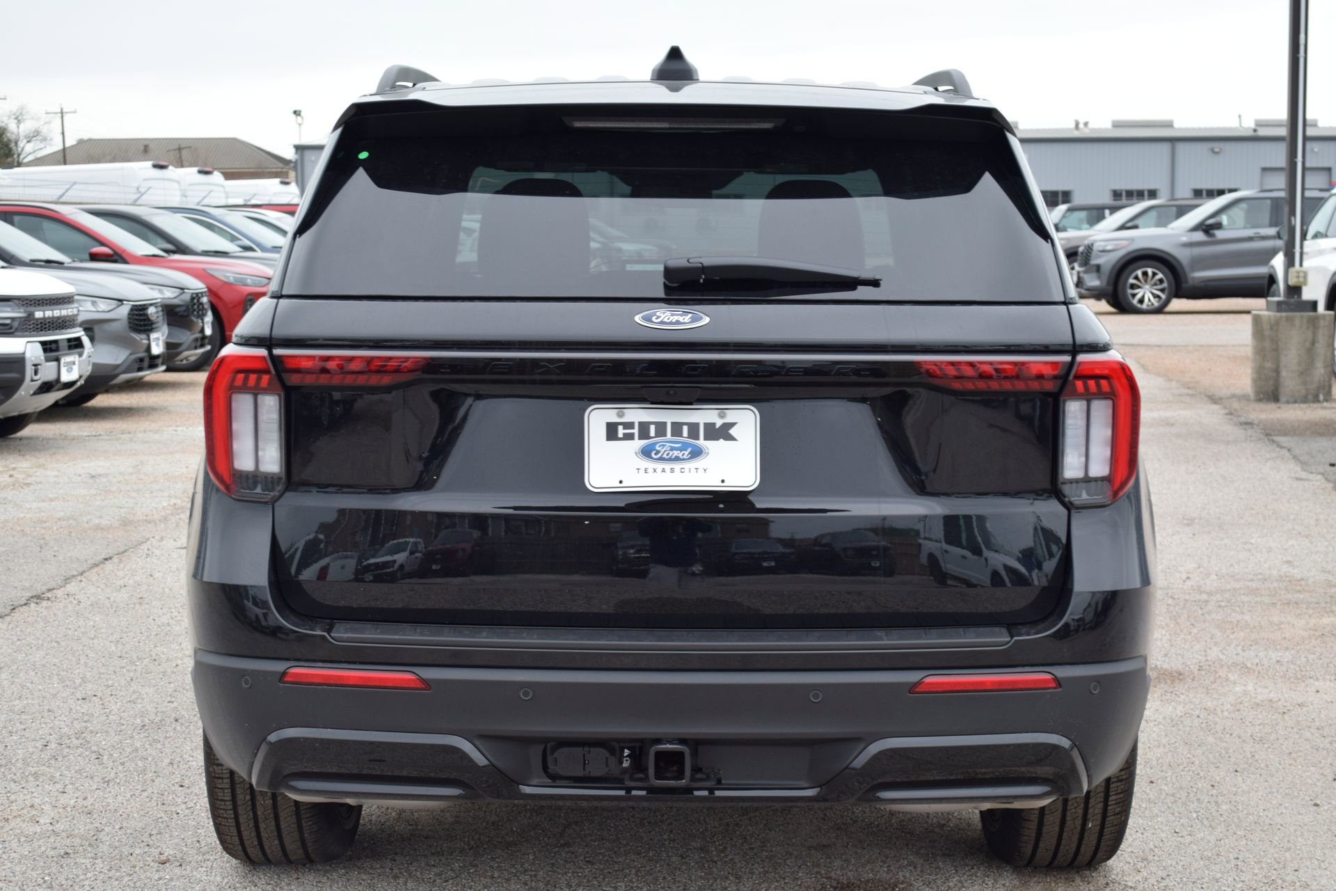 New 2026 Ford Explorer ST-Line w/ ST-Line Street Pack image 5