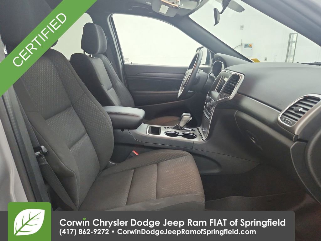 Used 2021 Jeep Grand Cherokee Laredo AWD/4WD image 32