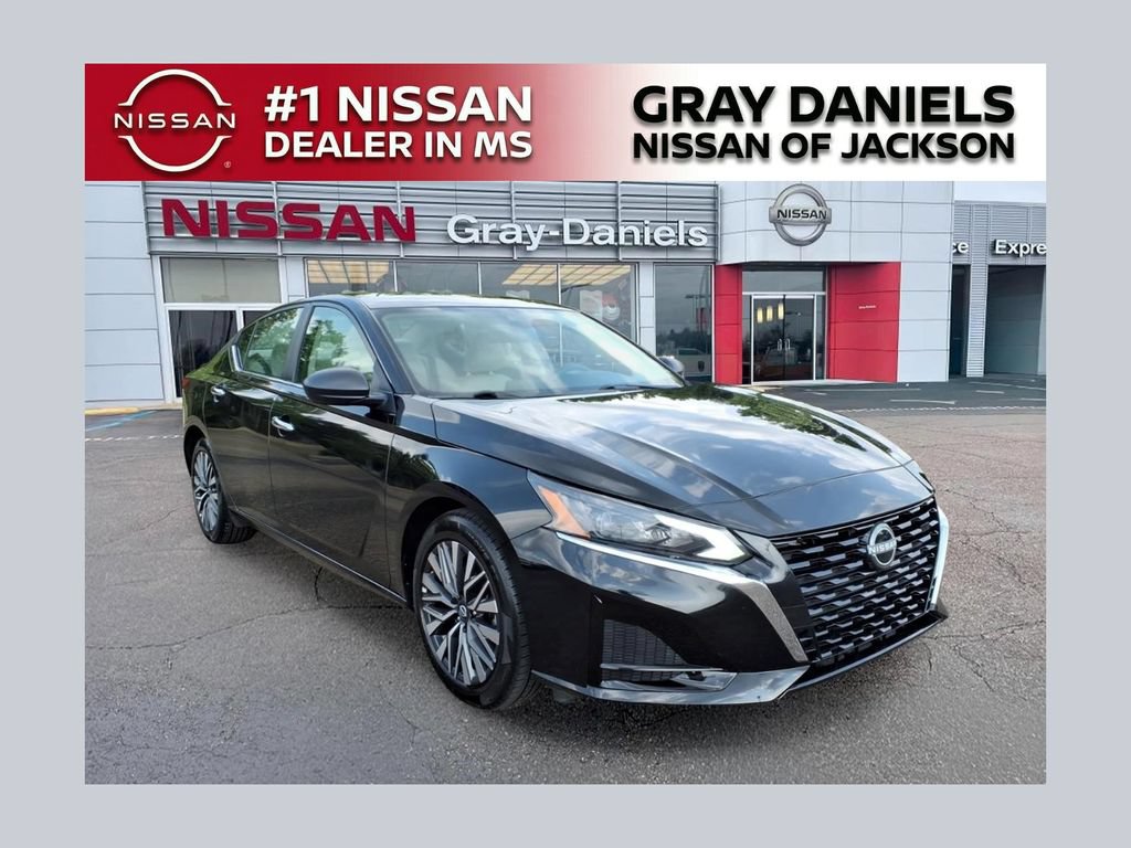 Used 2025 Nissan Altima 2.5 SV FWD image 1