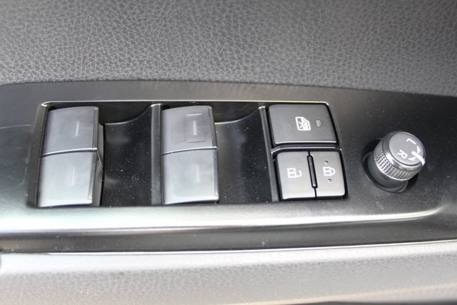 Certified 2026 Toyota Camry SE FWD image 30