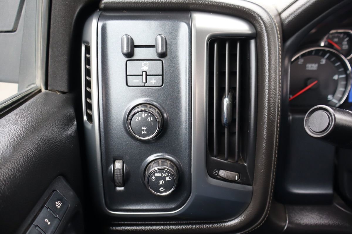 Used 2015 Chevrolet Silverado 2500 LTZ AWD/4WD image 28