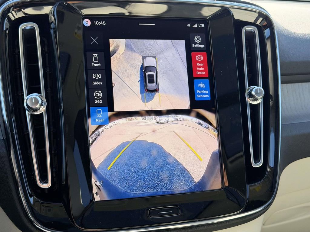 New 2026 Volvo XC40 B5 Ultra w/ Climate Package image 4