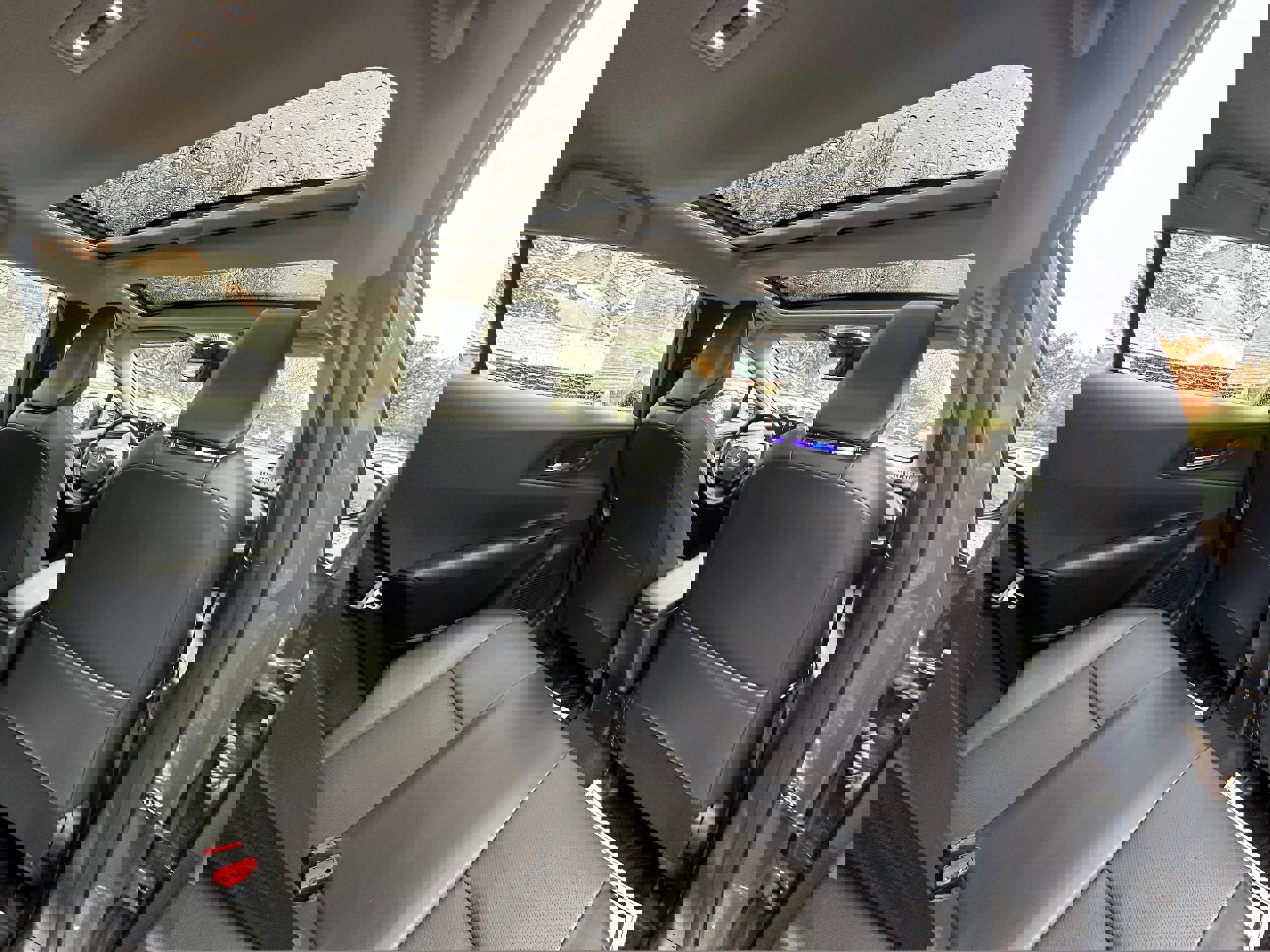 Used 2023 Toyota Prius LE image 18