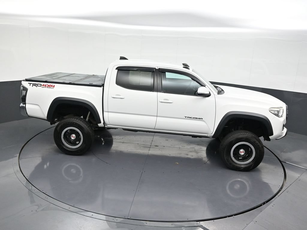 Used 2020 Toyota Tacoma TRD Off-Road AWD/4WD image 21