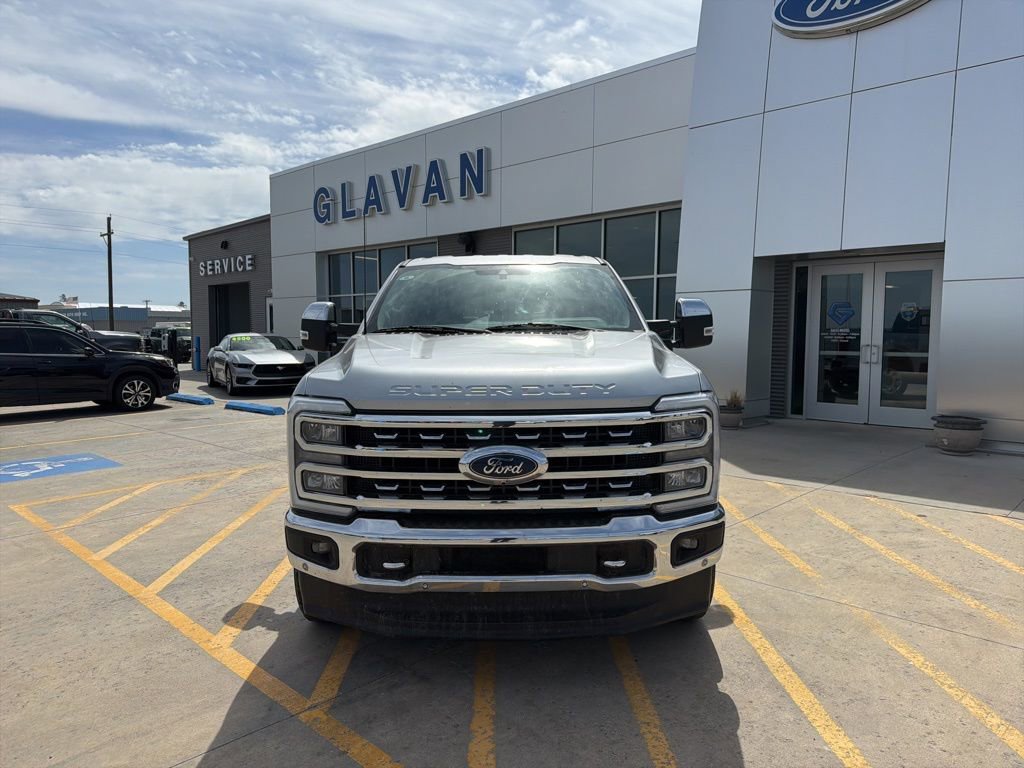 Used 2023 Ford F350 Lariat w/ Lariat Ultimate Package AWD/4WD image 2