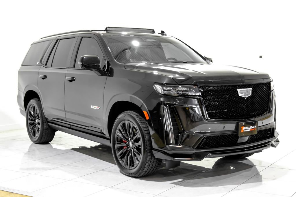 Used 2024 Cadillac Escalade V w/ LPO, ONYX Package image 3