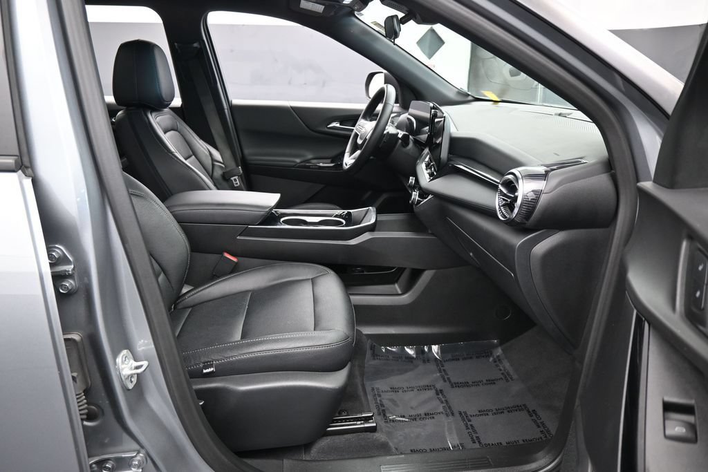 Used 2025 Chevrolet Equinox LT FWD image 35