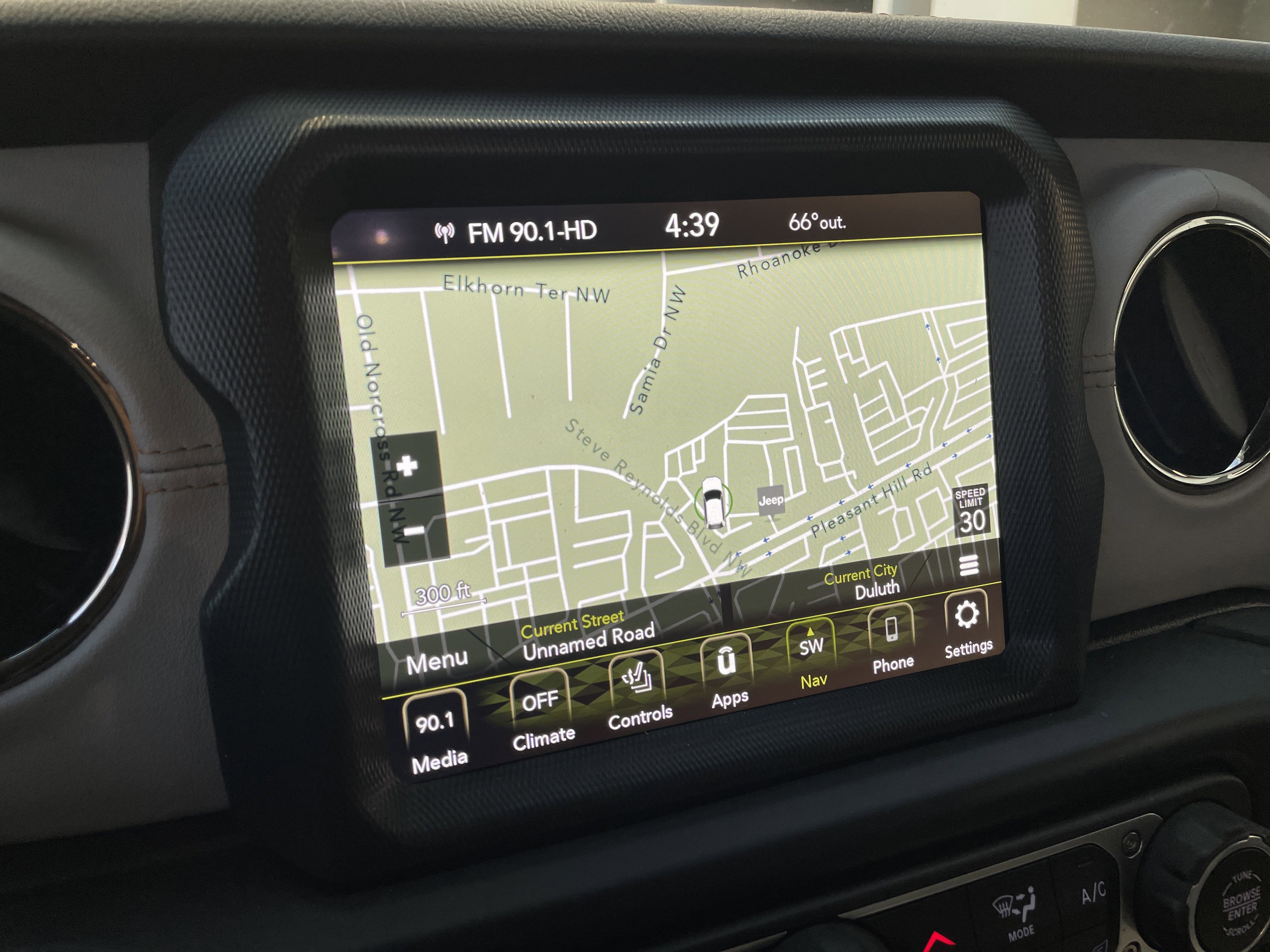 Used 2023 Jeep Gladiator Overland AWD/4WD image 26