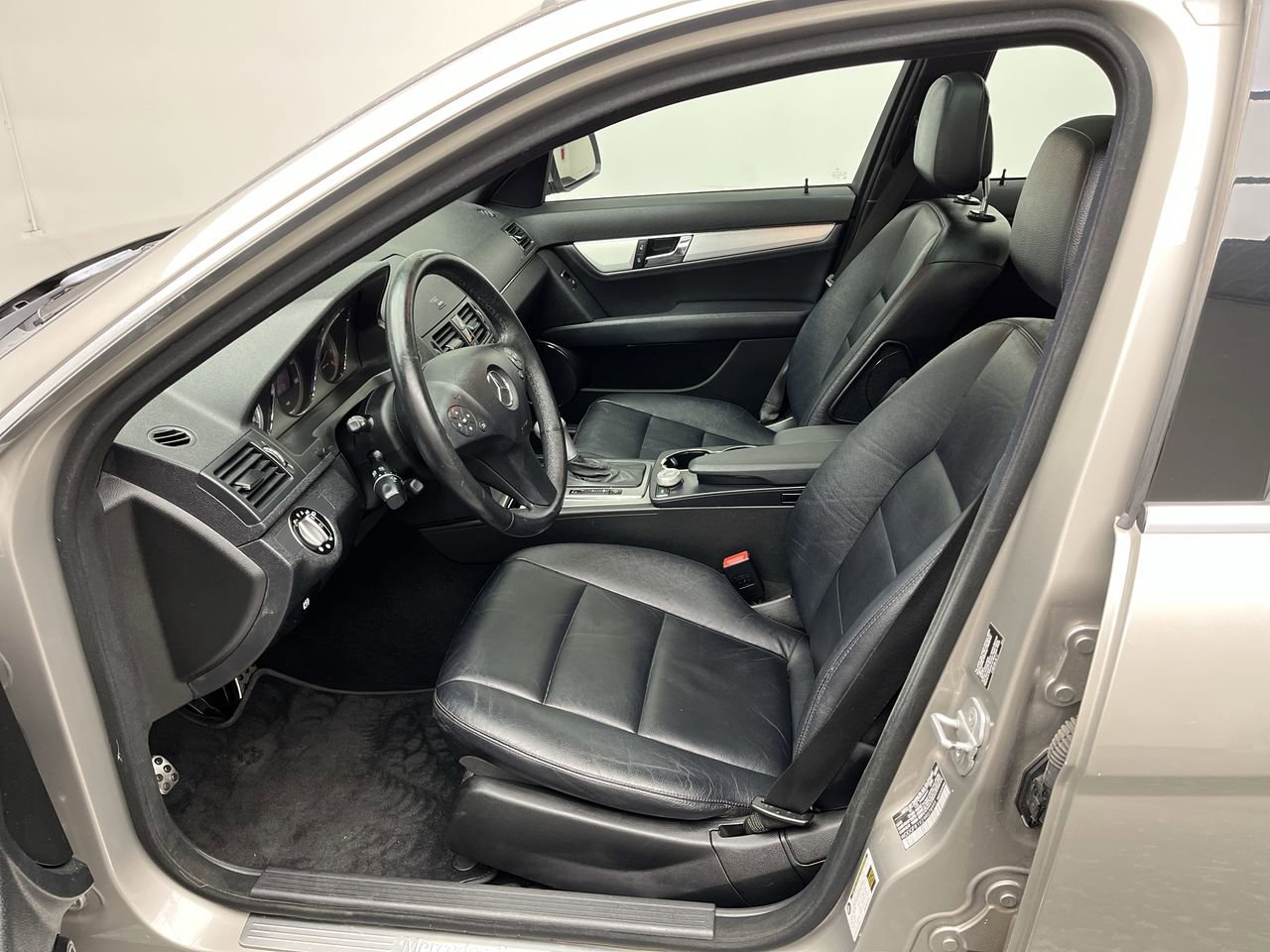 Used 2009 Mercedes-Benz C 300 4MATIC Sedan image 3