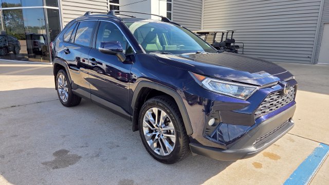 Used 2020 Toyota RAV4 XLE Premium AWD/4WD image 3