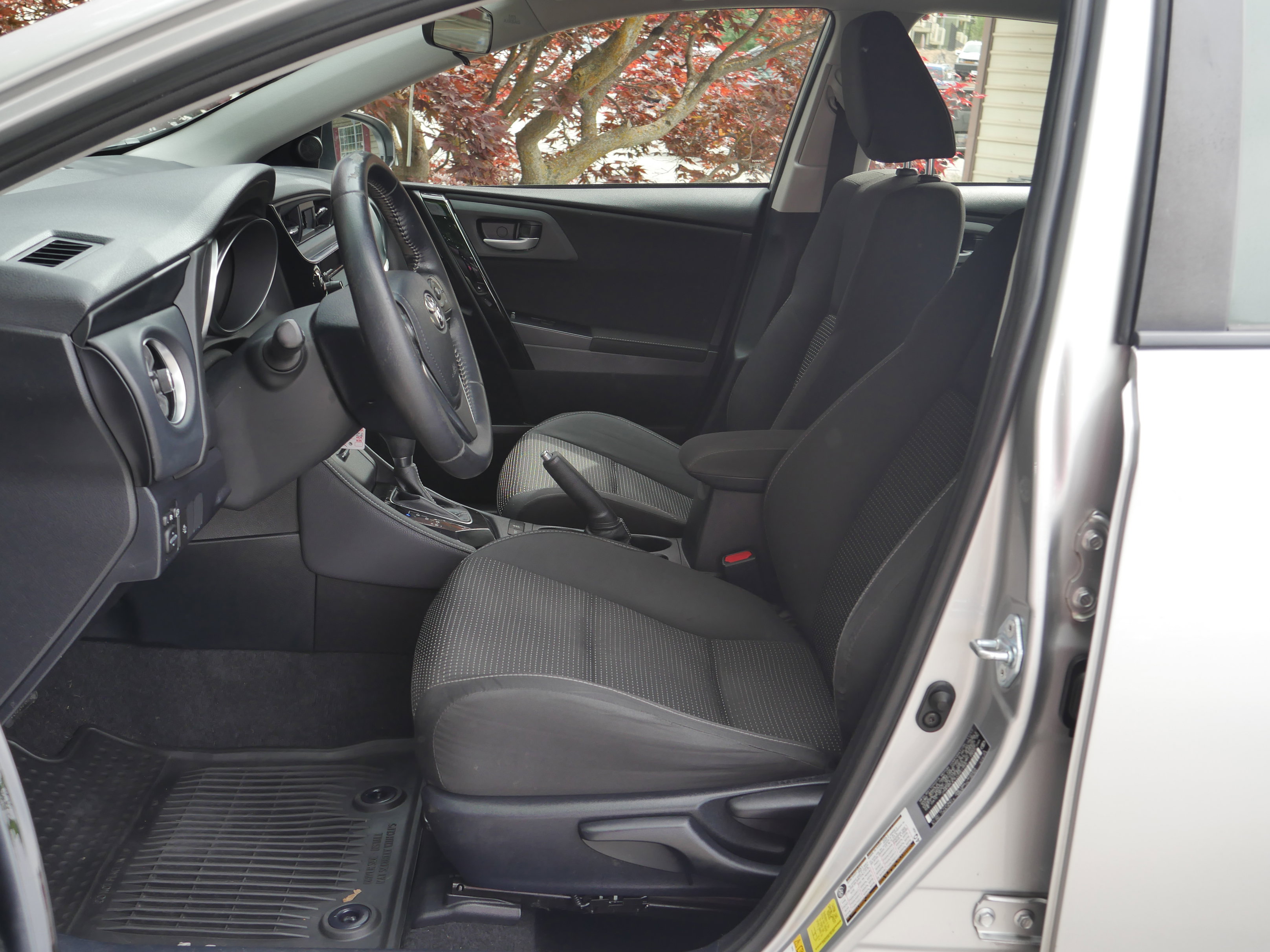 Used 2018 Toyota Corolla iM w/ All-Weather Mat Package FWD image 3