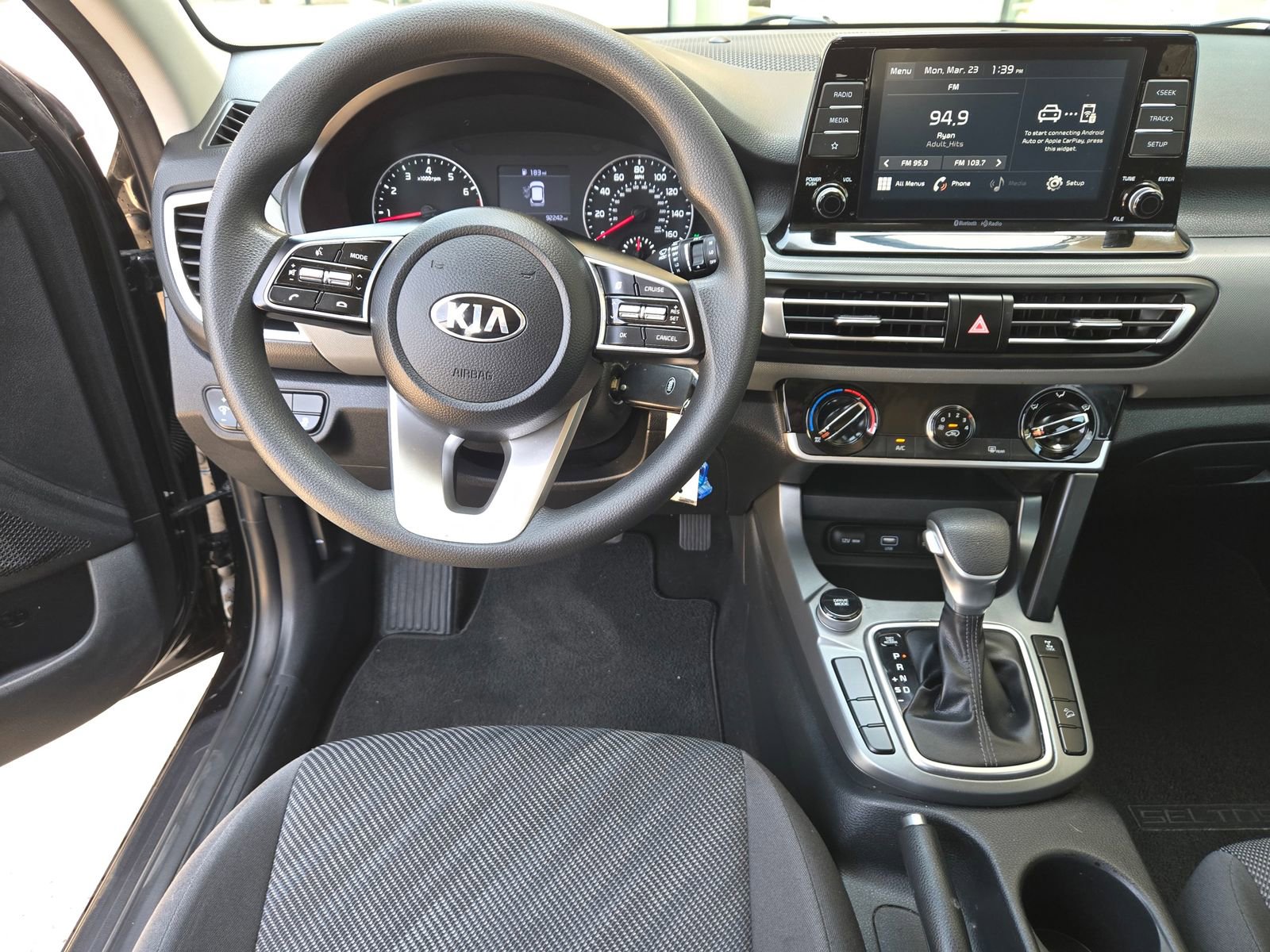 Used 2021 Kia Seltos LX image 9