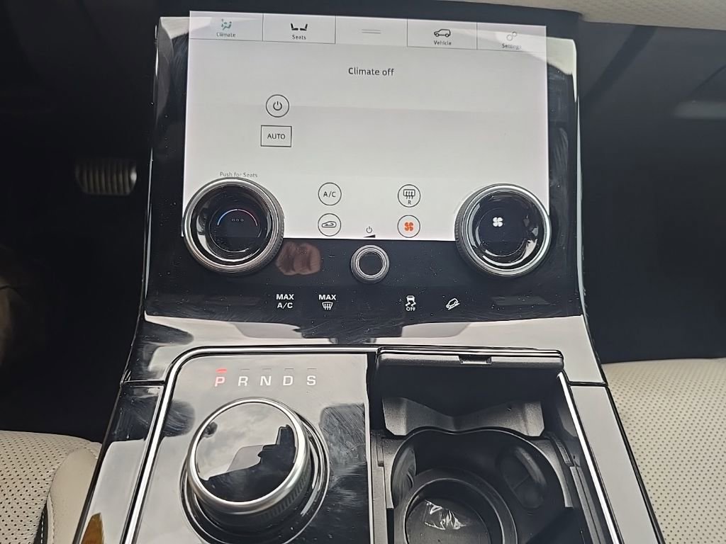 Used 2019 Land Rover Range Rover Velar R-Dynamic SE AWD/4WD image 15