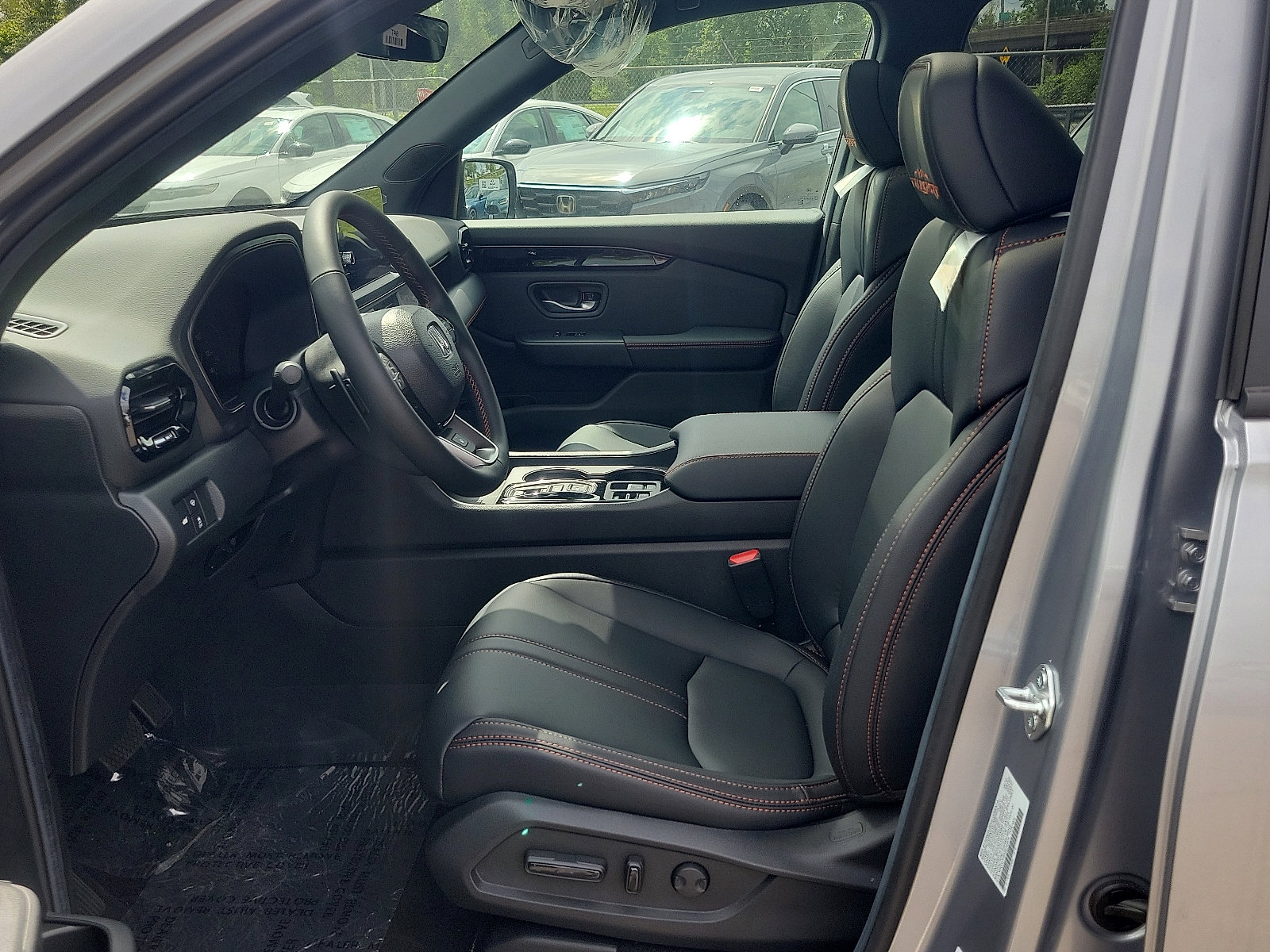 New 2025 Honda Pilot TrailSport image 5